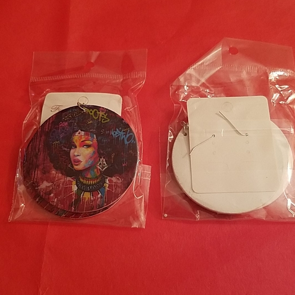 Earrings - Picture 1 of 1